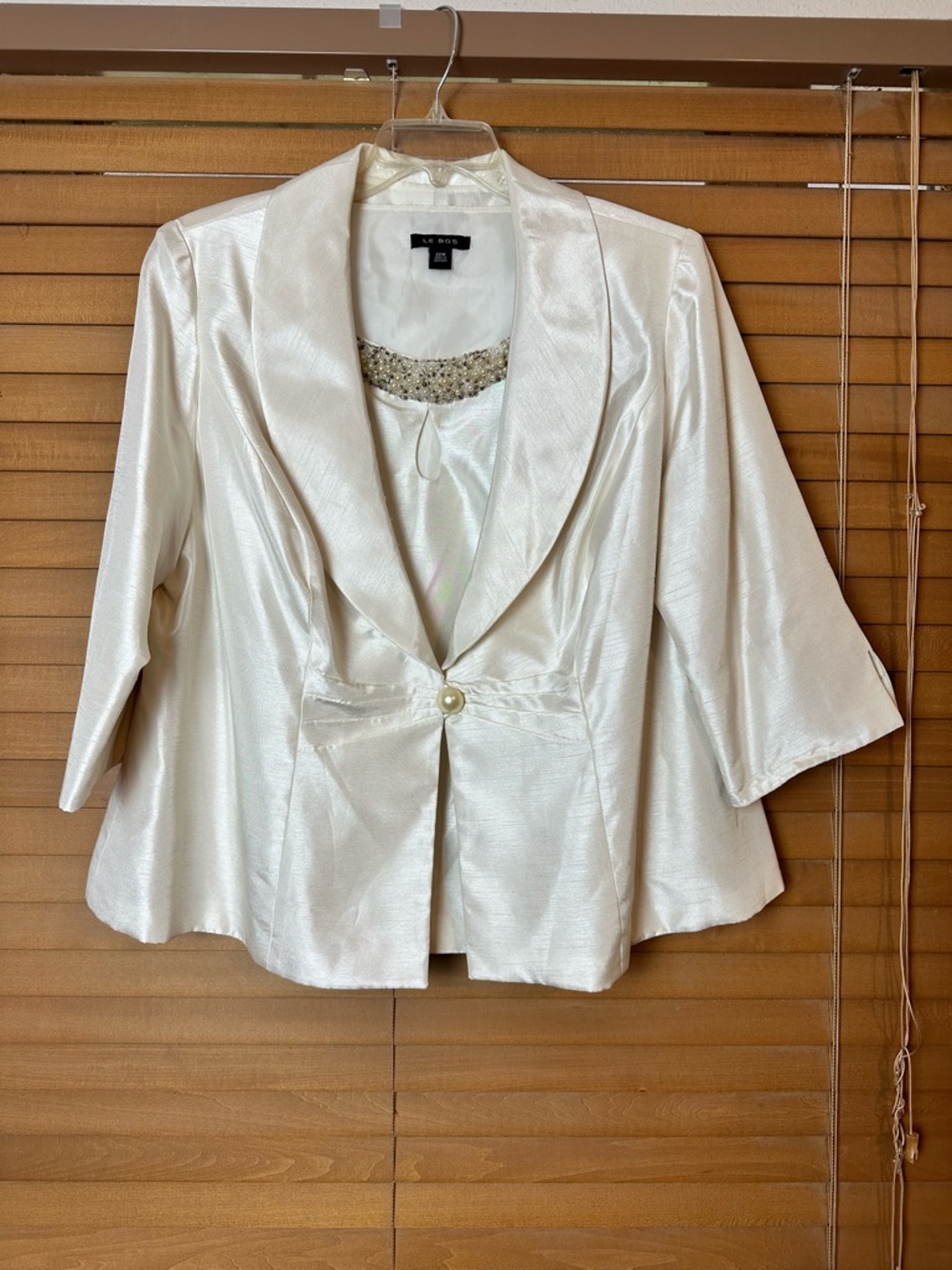Le Bos Two Piece Ivory 3/4 Sleeve Jacket and Beaded Tank Top Set 22W Elegant